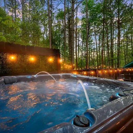 Hickory Bear Cabin: Pines, Hot Tub & Family Fun Broken Bow Exterior photo