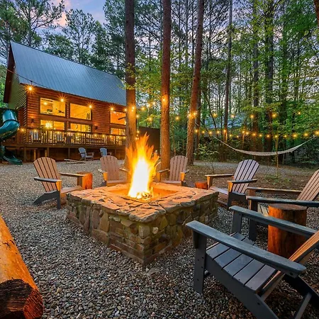 Hickory Bear Cabin: Pines, Hot Tub & Family Fun Broken Bow Exterior photo