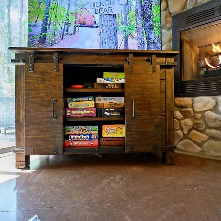Hickory Bear Cabin: Pines, Hot Tub & Family Fun Broken Bow Exterior photo