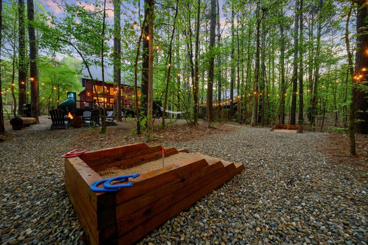 Hickory Bear Cabin: Pines, Hot Tub & Family Fun * Broken Bow