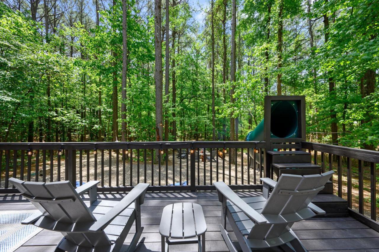 Hickory Bear Cabin: Pines, Hot Tub & Family Fun Broken Bow