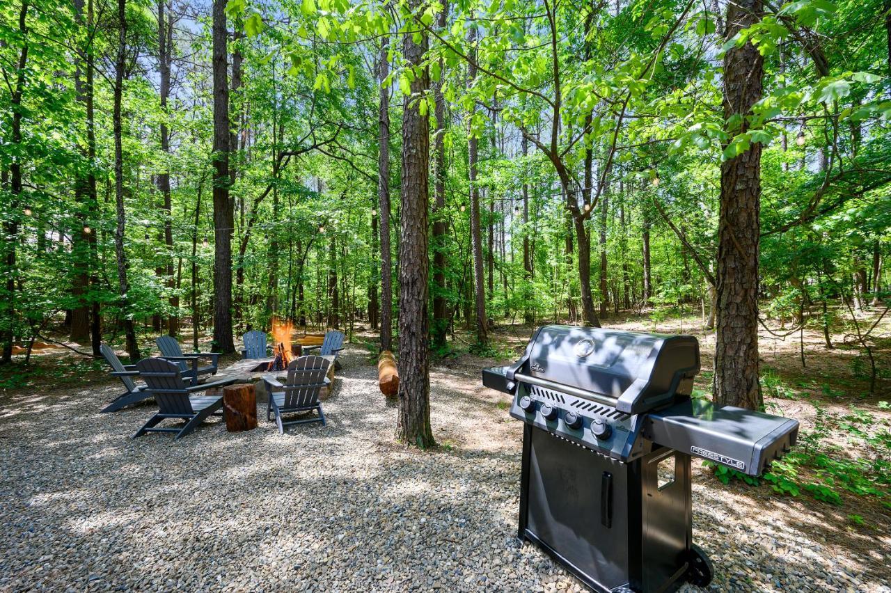 Hickory Bear Cabin: Pines, Hot Tub & Family Fun Holiday home *