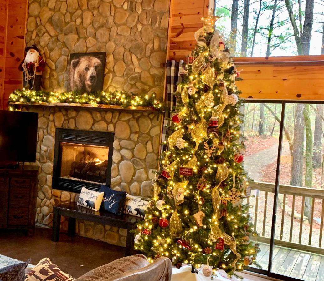 Holiday home Hickory Bear Cabin: Pines, Hot Tub & Family Fun