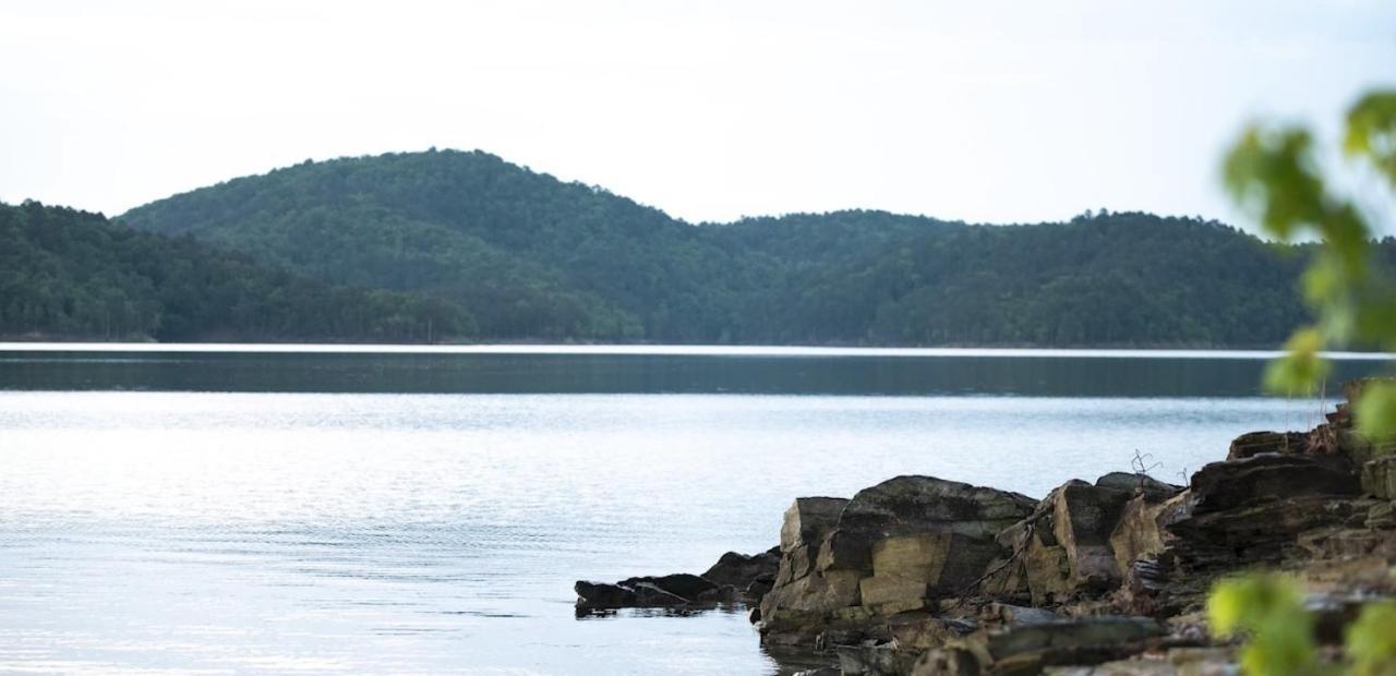 Holiday home Hickory Bear Cabin: Pines, Hot Tub & Family Fun *